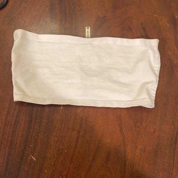 Emma & Sam Xs white bottom crop top with silver latches in front - Picture 3 of 3